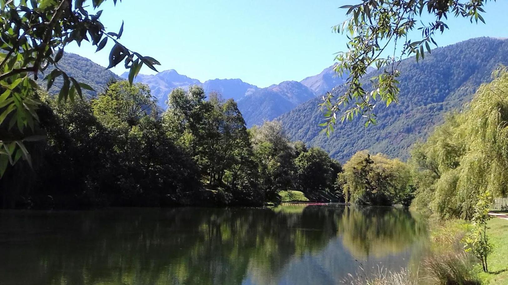 Le 102, T3 Pour 5 Personnes, Vue Montagne, Classe 2 Etoiles Nf, Parking, Piscine En Ete Bagneres-de-Luchon Экстерьер фото